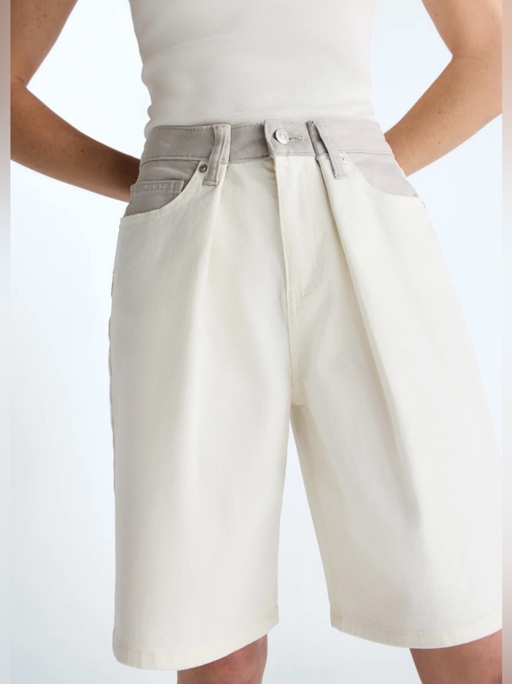 NWT Scoop Cream mid rise Jorts /Shorts contrast waistband
